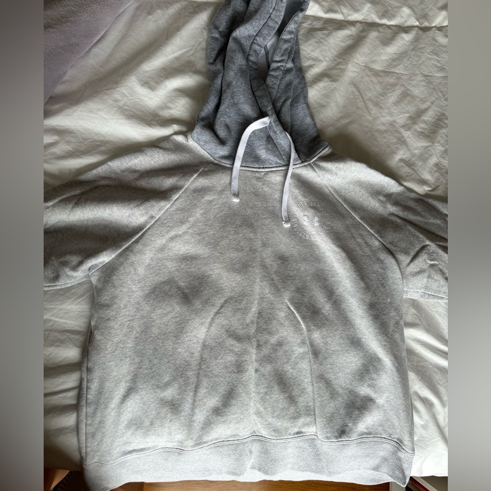Under armour sweatshirt size L